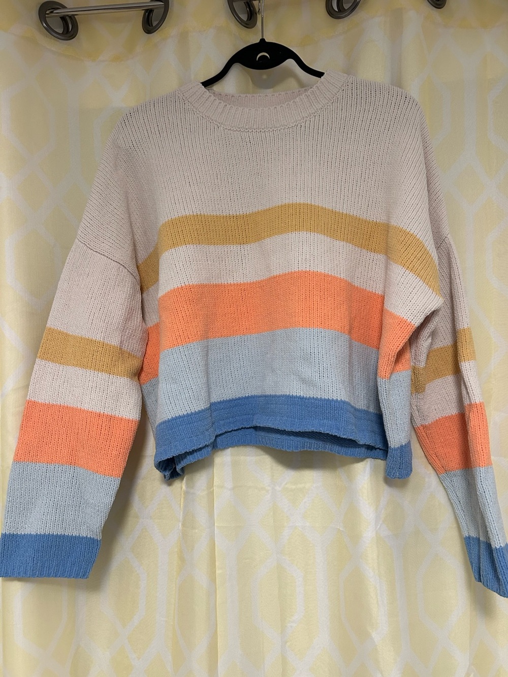 Moon & Madison Color block sweater